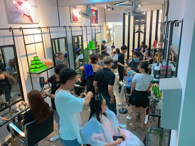 Salon mới dựng lại từ đầu