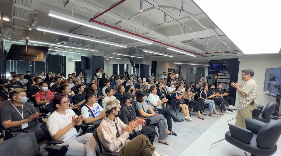 Đập sửa lại salon