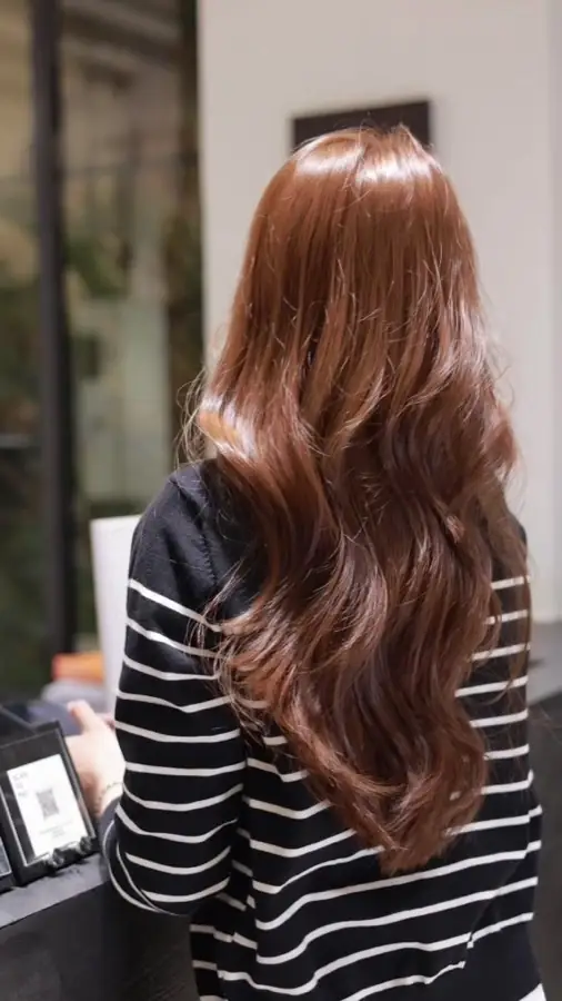 Tác phẩm màu tại Guy Hair Studio