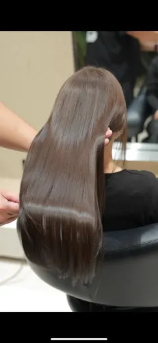 Tác phẩm màu tại Guy Hair Studio