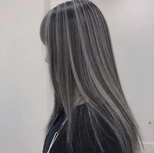 Tác phẩm màu tại Guy Hair Studio